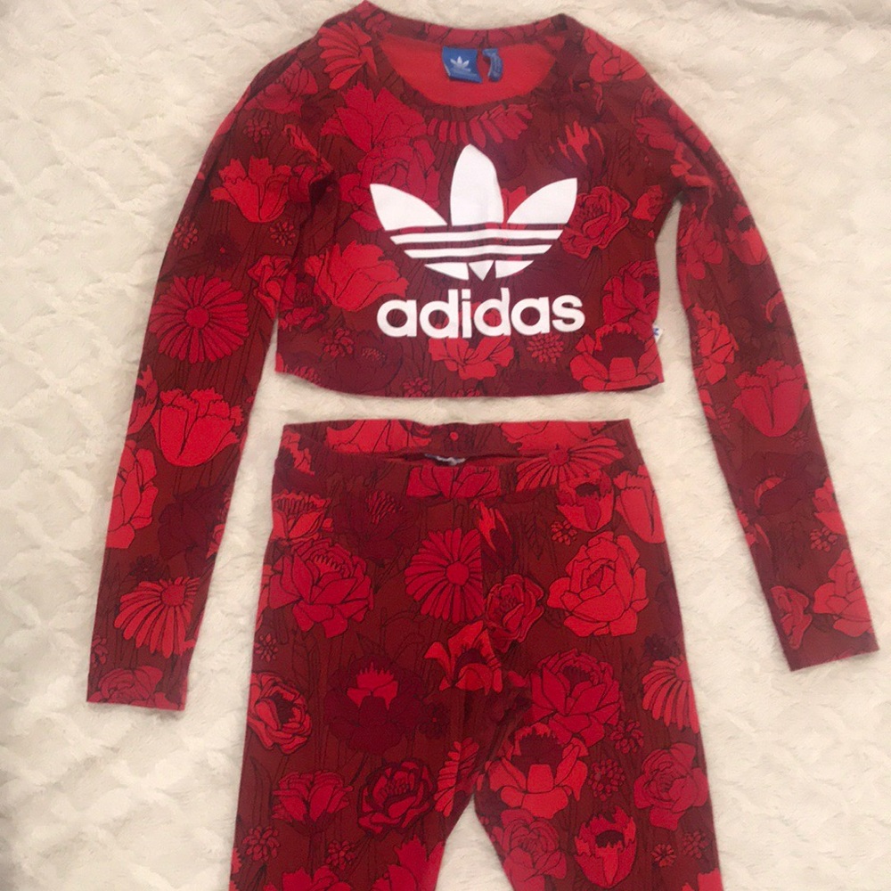 Adidas Rare Red flower Set 🌹